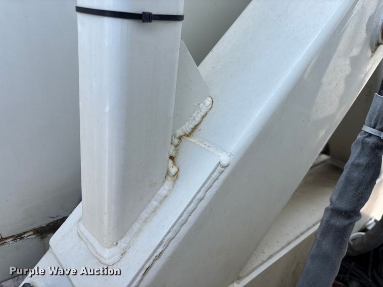 image for item FG0198 2011 Freightliner M2 bucket truck