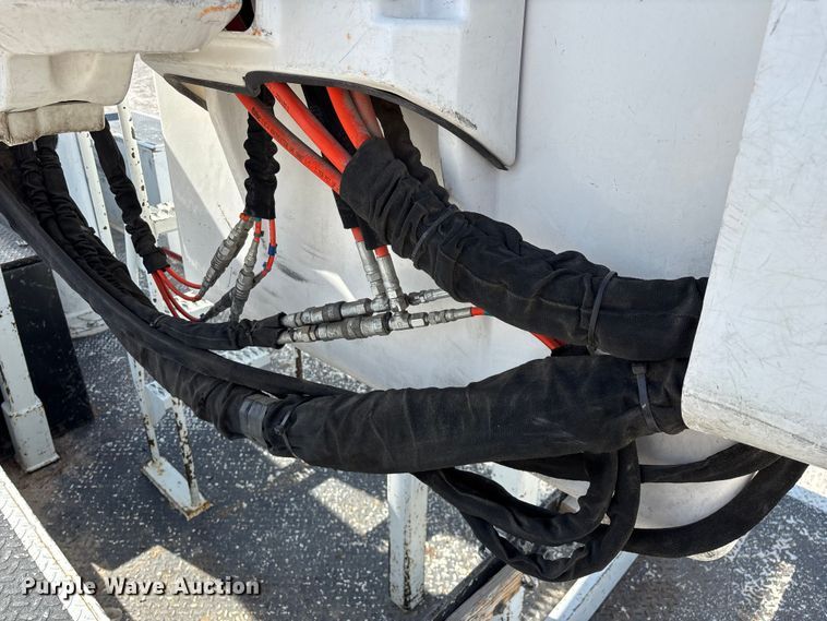 image for item FG0198 2011 Freightliner M2 bucket truck