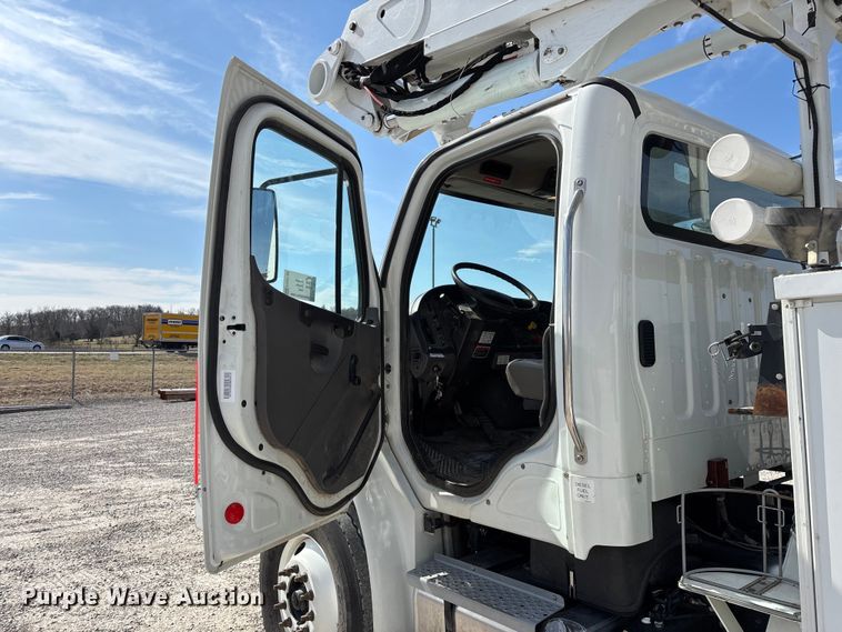 image for item FG0198 2011 Freightliner M2 bucket truck