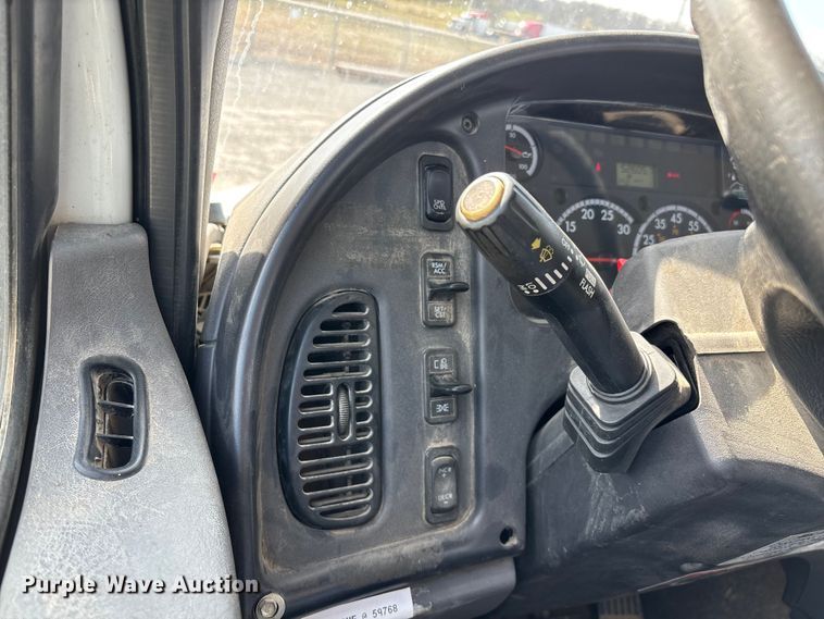 image for item FG0198 2011 Freightliner M2 bucket truck