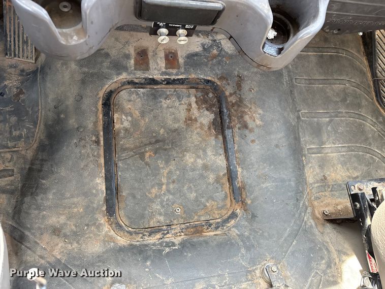 image for item FG0198 2011 Freightliner M2 bucket truck