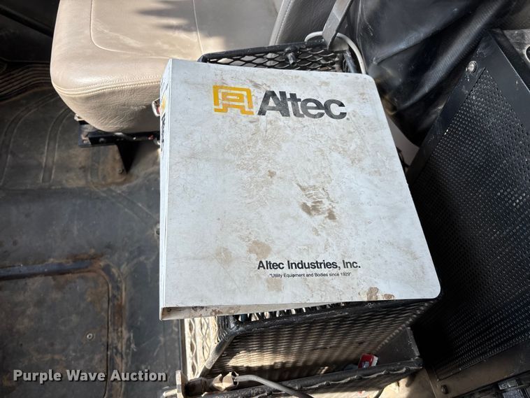 image for item FG0198 2011 Freightliner M2 bucket truck