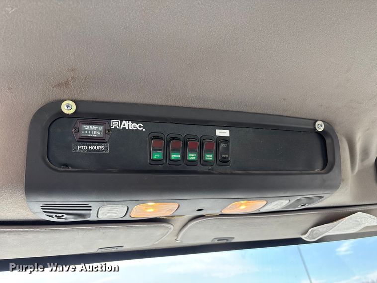 image for item FG0198 2011 Freightliner M2 bucket truck