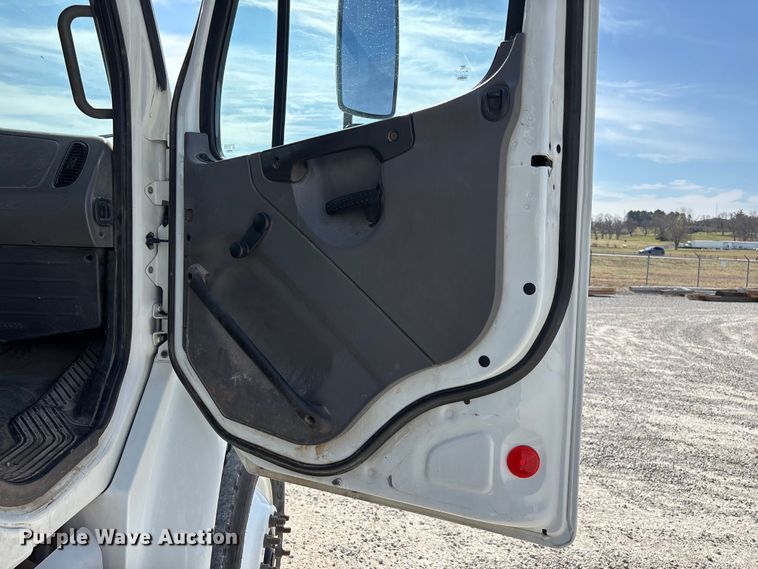 image for item FG0198 2011 Freightliner M2 bucket truck