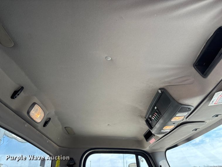 image for item FG0198 2011 Freightliner M2 bucket truck