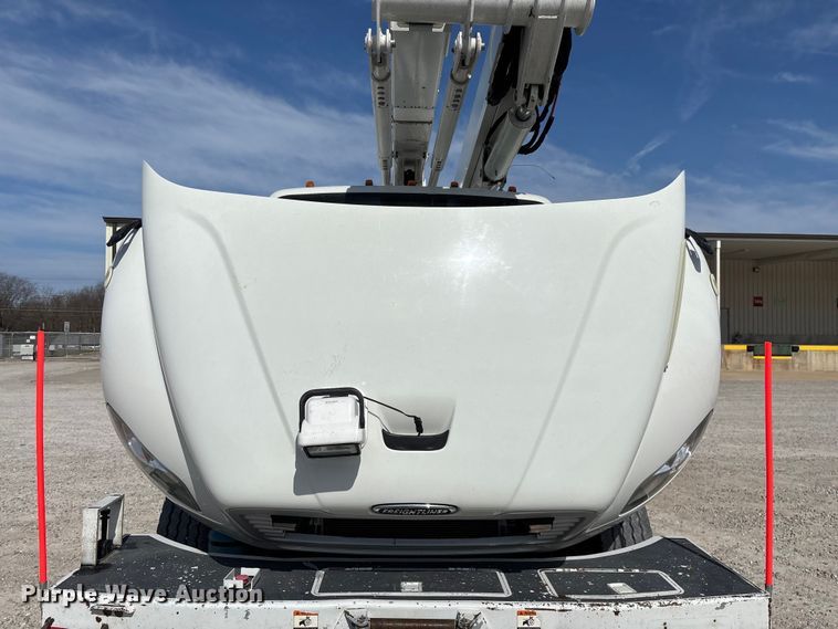 image for item FG0198 2011 Freightliner M2 bucket truck