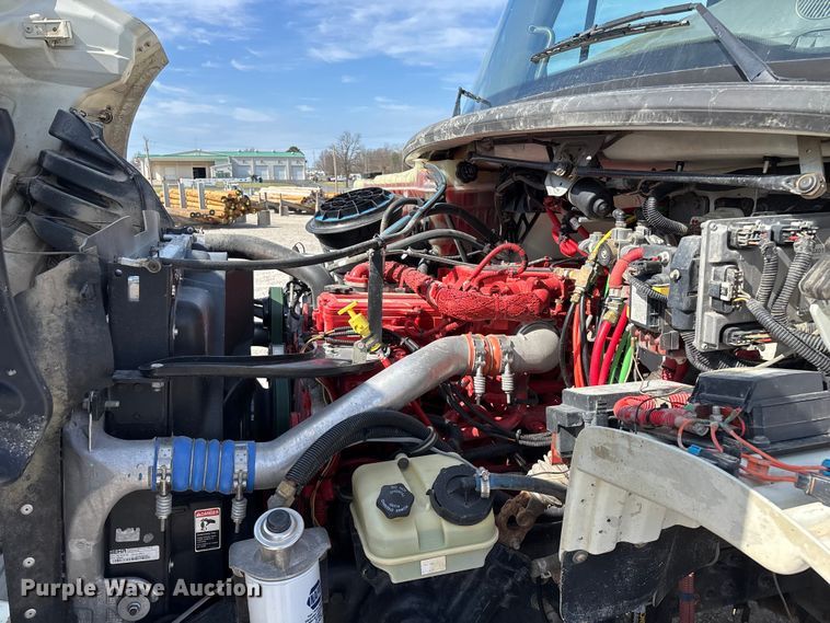 image for item FG0198 2011 Freightliner M2 bucket truck