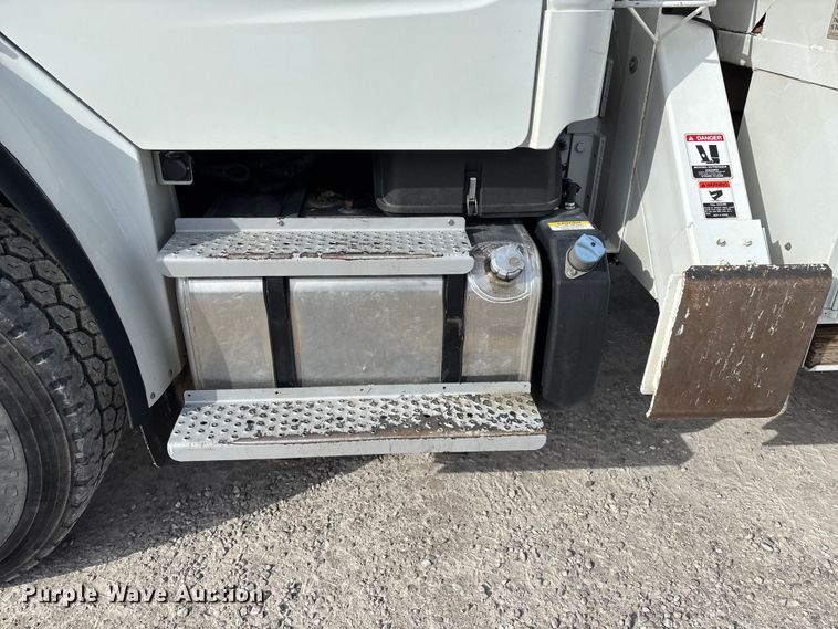 image for item FG0199 2013 Freightliner M2 bucket truck