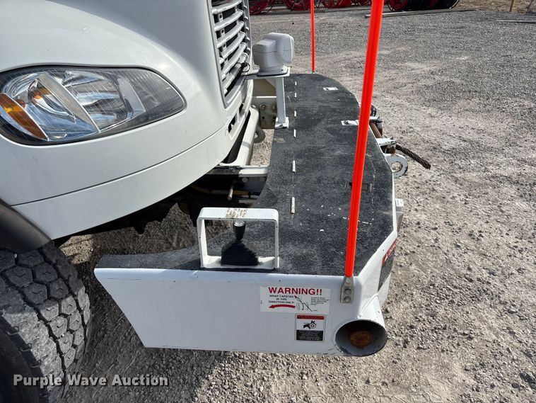 image for item FG0199 2013 Freightliner M2 bucket truck