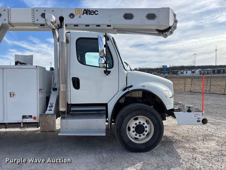 image for item FG0199 2013 Freightliner M2 bucket truck