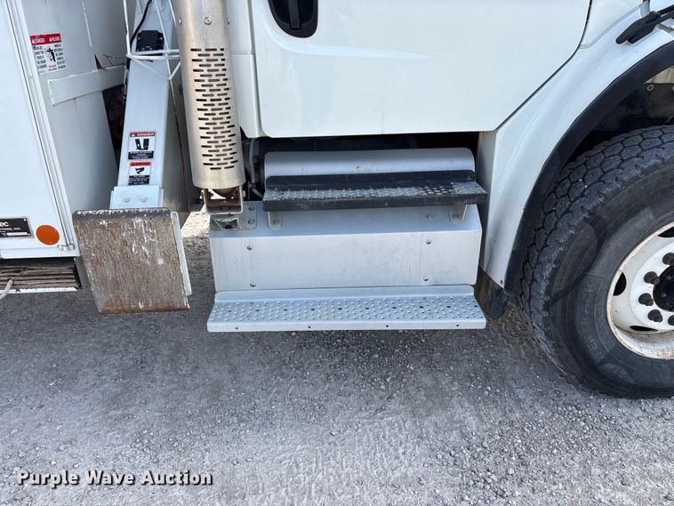 image for item FG0199 2013 Freightliner M2 bucket truck