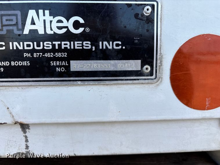 image for item FG0199 2013 Freightliner M2 bucket truck