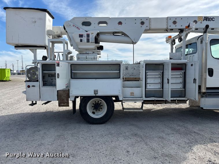 image for item FG0199 2013 Freightliner M2 bucket truck