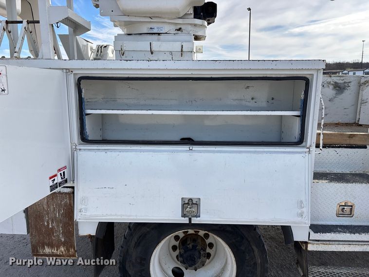 image for item FG0199 2013 Freightliner M2 bucket truck