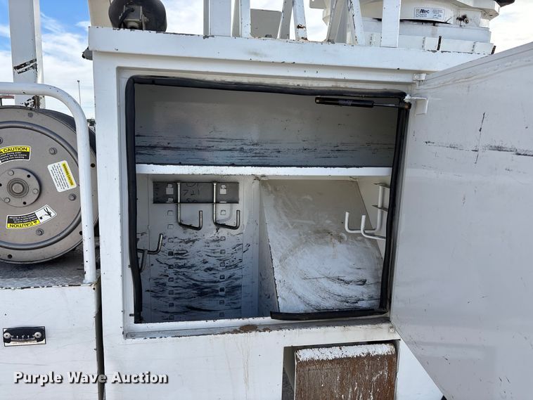 image for item FG0199 2013 Freightliner M2 bucket truck