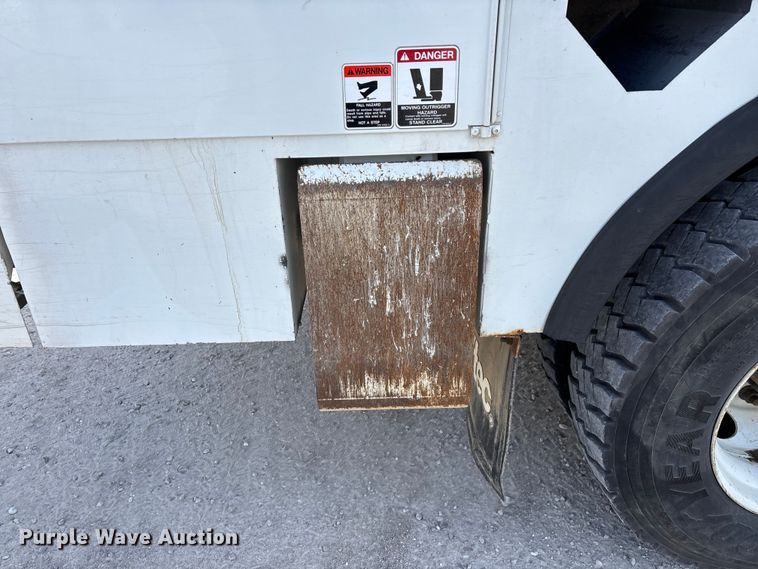 image for item FG0199 2013 Freightliner M2 bucket truck