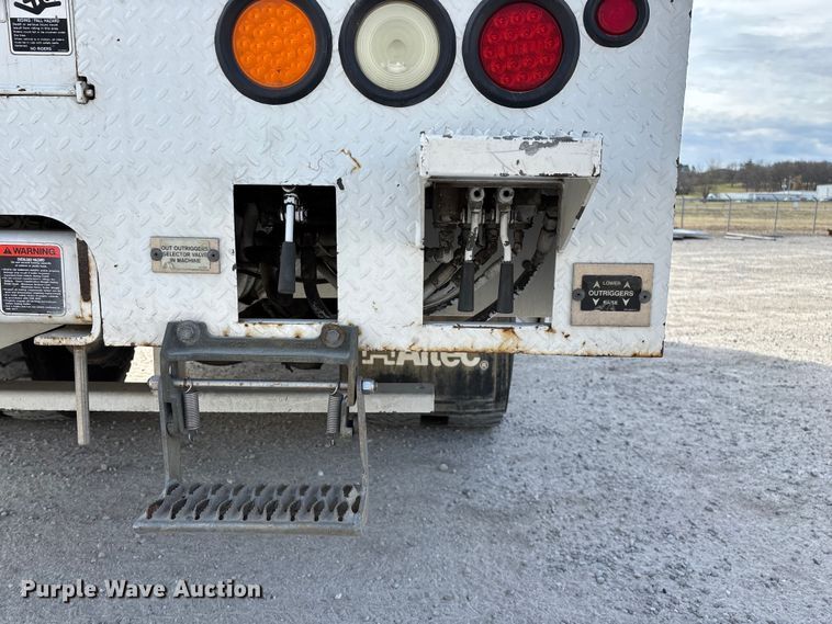 image for item FG0199 2013 Freightliner M2 bucket truck