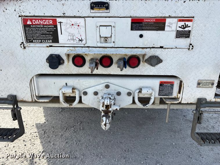 image for item FG0199 2013 Freightliner M2 bucket truck