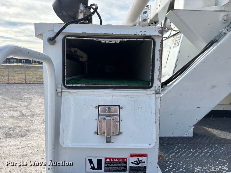 image for item FG0199 2013 Freightliner M2 bucket truck