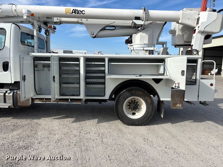 image for item FG0199 2013 Freightliner M2 bucket truck