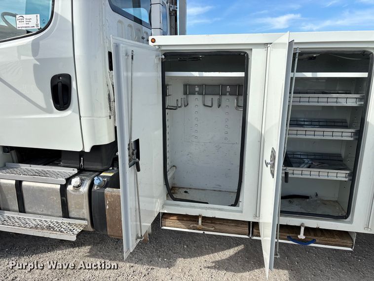 image for item FG0199 2013 Freightliner M2 bucket truck