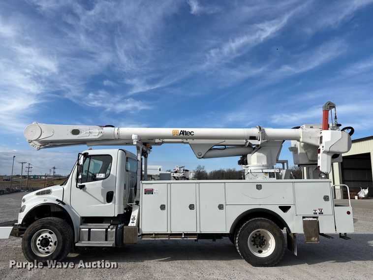 image for item FG0199 2013 Freightliner M2 bucket truck