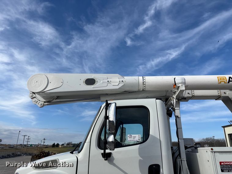 image for item FG0199 2013 Freightliner M2 bucket truck