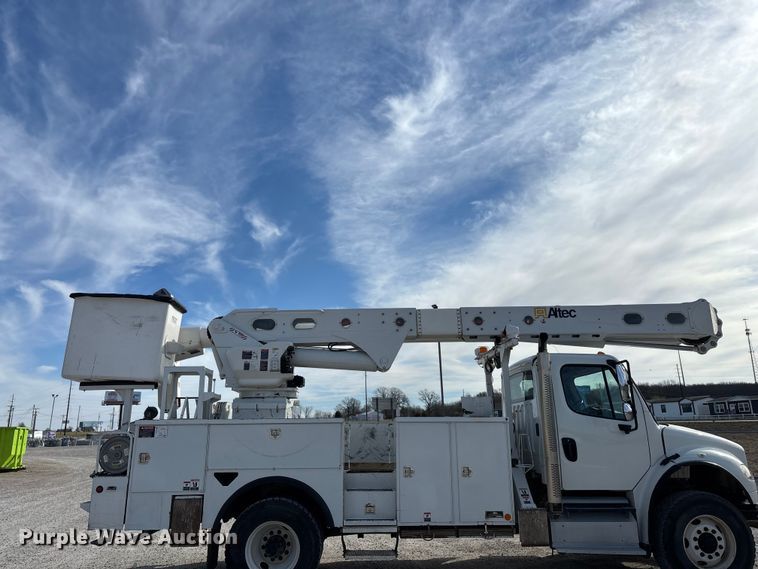 image for item FG0199 2013 Freightliner M2 bucket truck