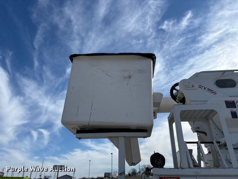 image for item FG0199 2013 Freightliner M2 bucket truck