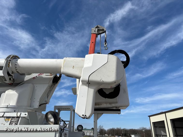 image for item FG0199 2013 Freightliner M2 bucket truck