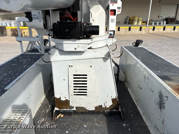 image for item FG0199 2013 Freightliner M2 bucket truck