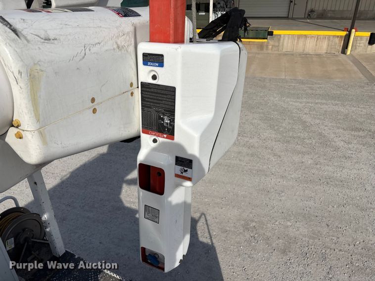 image for item FG0199 2013 Freightliner M2 bucket truck