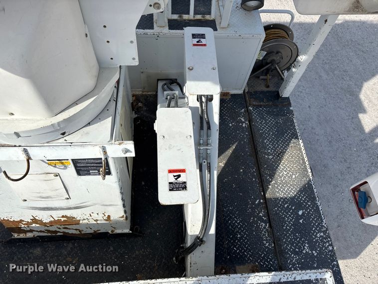 image for item FG0199 2013 Freightliner M2 bucket truck