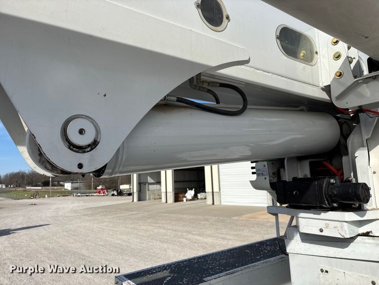 image for item FG0199 2013 Freightliner M2 bucket truck