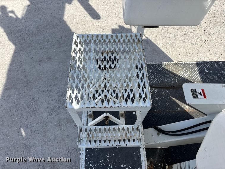 image for item FG0199 2013 Freightliner M2 bucket truck