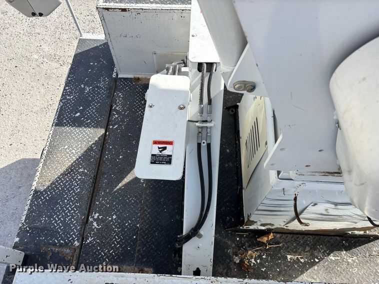 image for item FG0199 2013 Freightliner M2 bucket truck