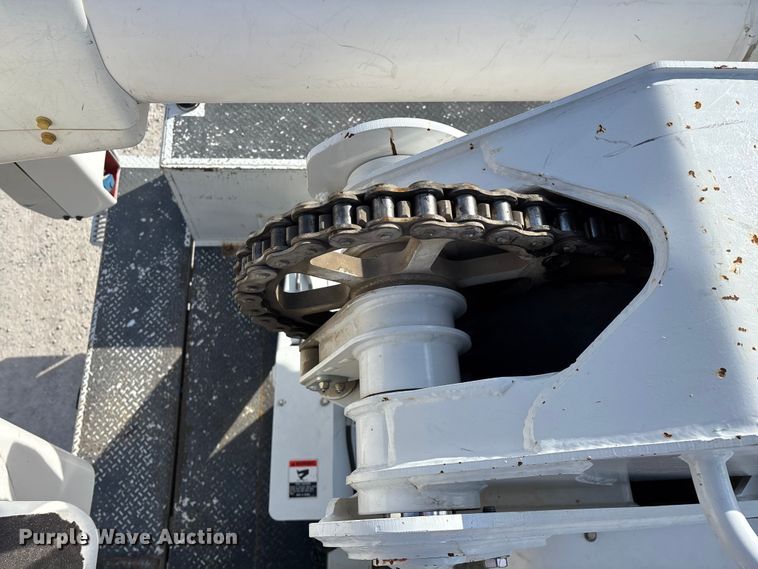 image for item FG0199 2013 Freightliner M2 bucket truck