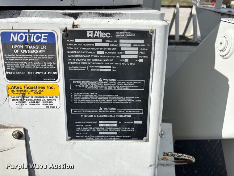 image for item FG0199 2013 Freightliner M2 bucket truck