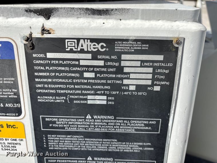 image for item FG0199 2013 Freightliner M2 bucket truck