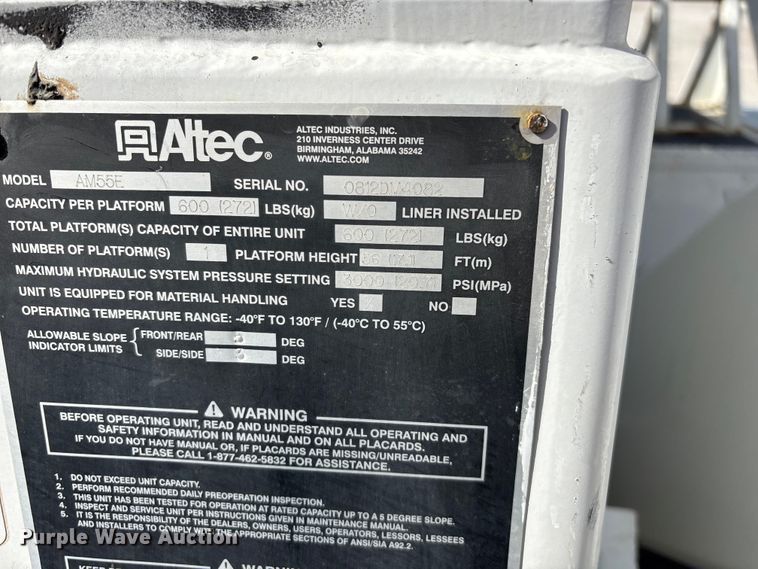 image for item FG0199 2013 Freightliner M2 bucket truck