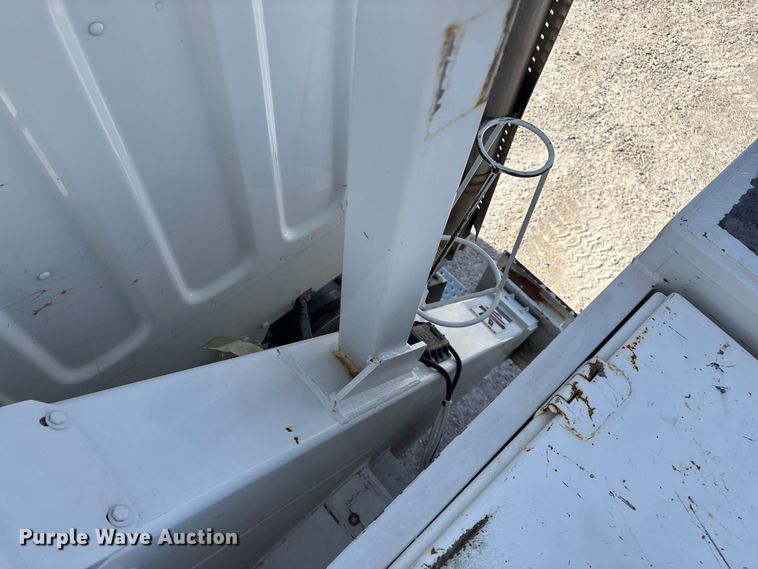 image for item FG0199 2013 Freightliner M2 bucket truck