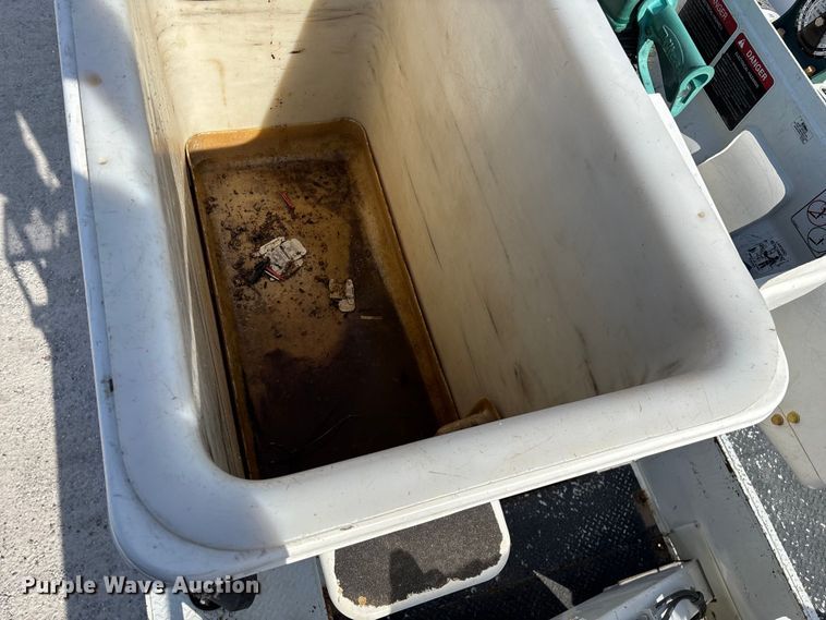 image for item FG0199 2013 Freightliner M2 bucket truck