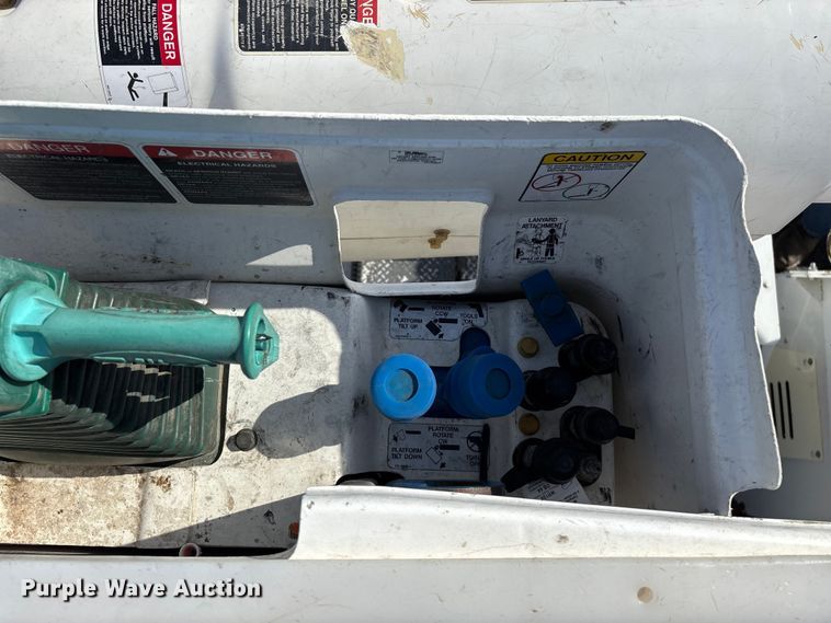 image for item FG0199 2013 Freightliner M2 bucket truck