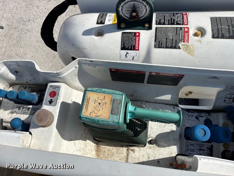 image for item FG0199 2013 Freightliner M2 bucket truck