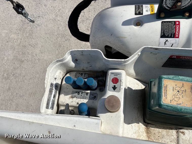 image for item FG0199 2013 Freightliner M2 bucket truck