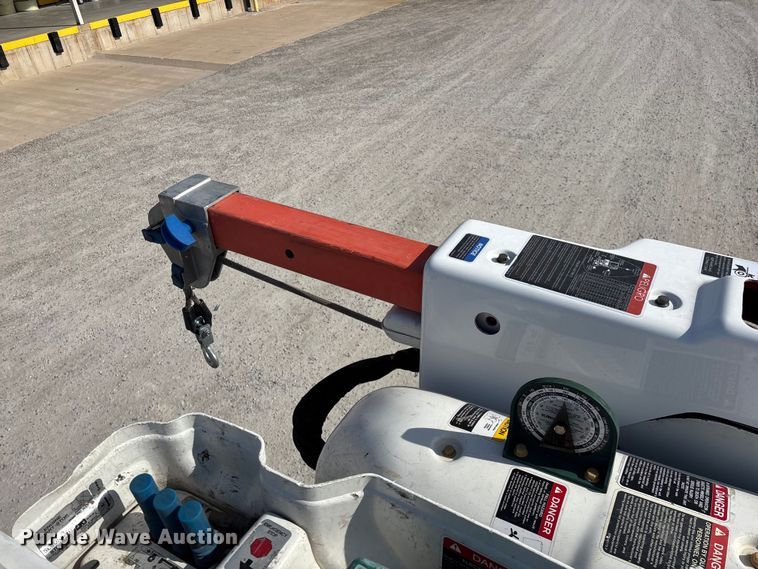 image for item FG0199 2013 Freightliner M2 bucket truck