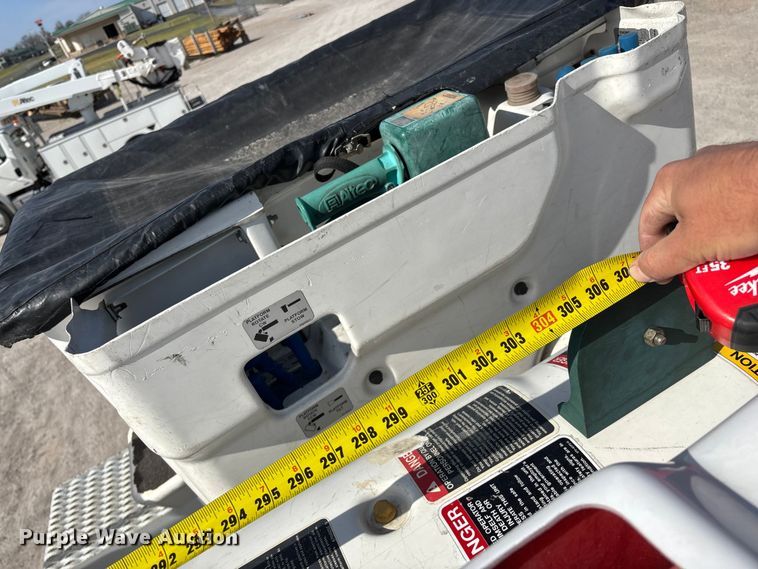 image for item FG0199 2013 Freightliner M2 bucket truck