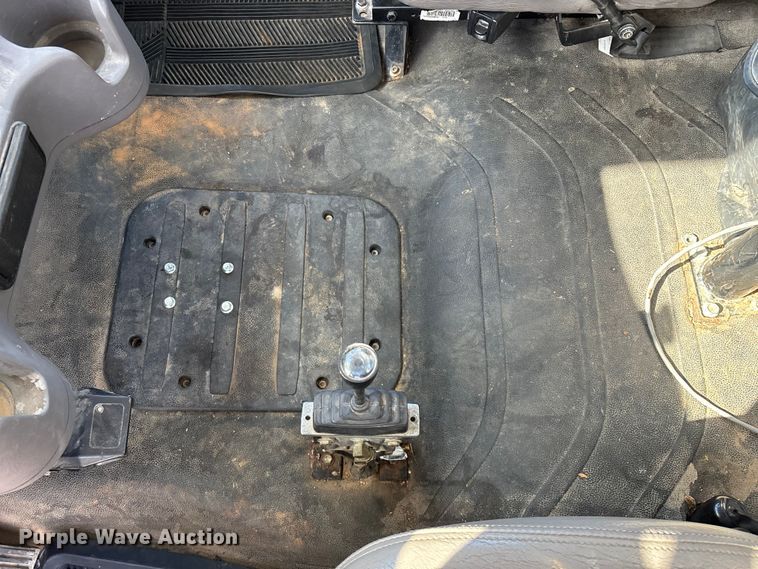 image for item FG0199 2013 Freightliner M2 bucket truck