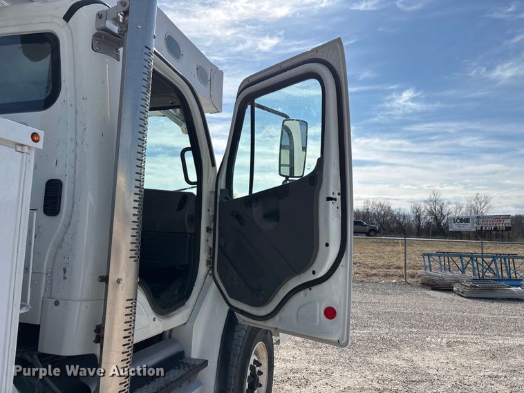 image for item FG0199 2013 Freightliner M2 bucket truck