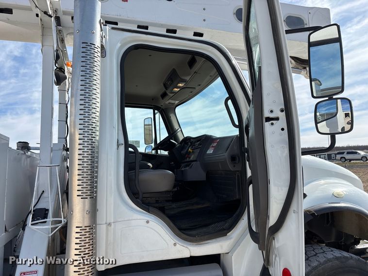 image for item FG0199 2013 Freightliner M2 bucket truck